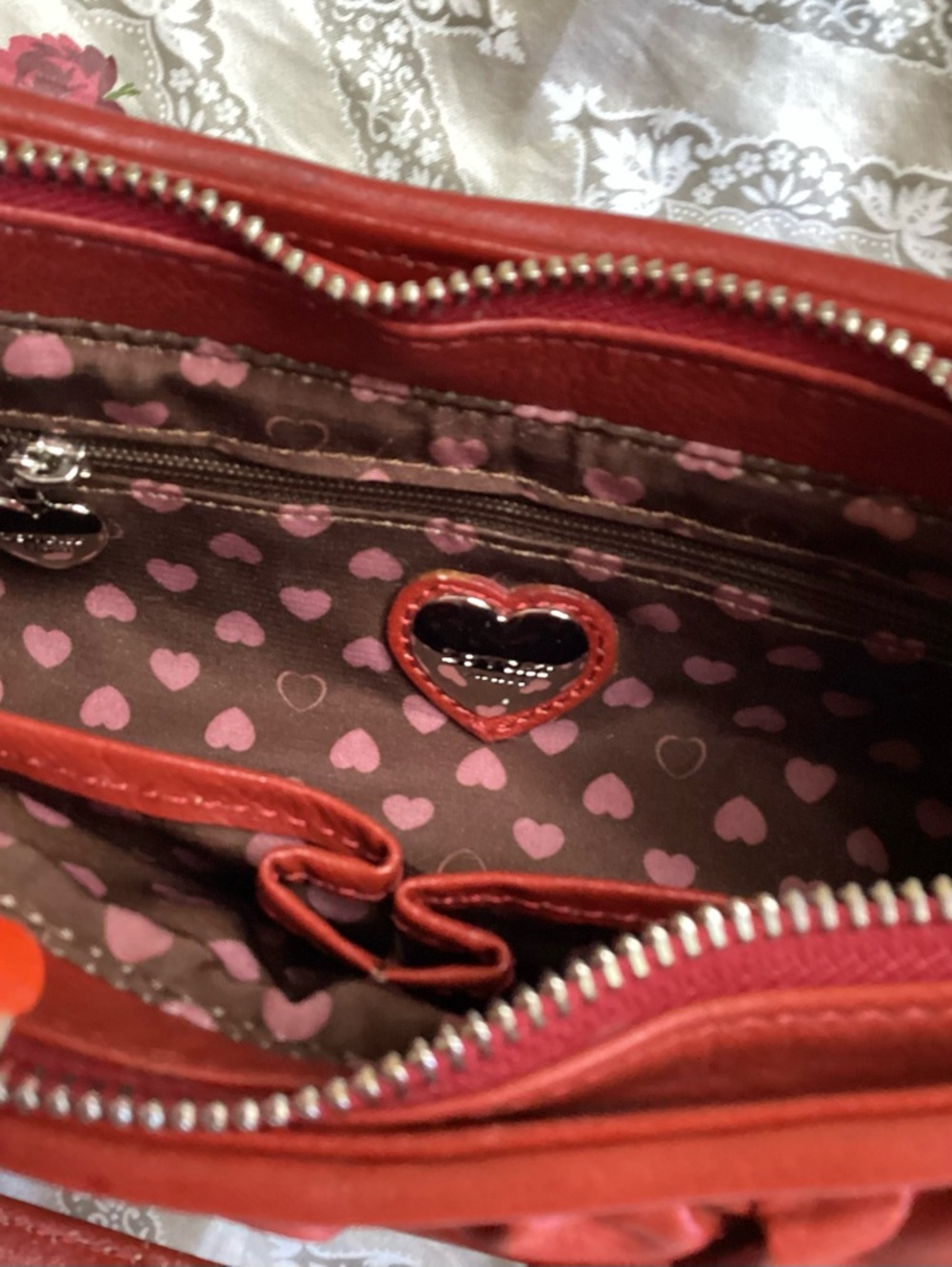 Lovecat Red Ruffle Leather Shoulder Bag with Heart-Tip Drawstring - Picture 13 of 16
